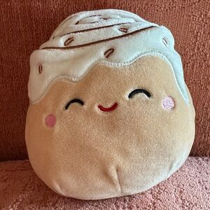 Squishmallows 5 in Chanel the Cinnamon Roll